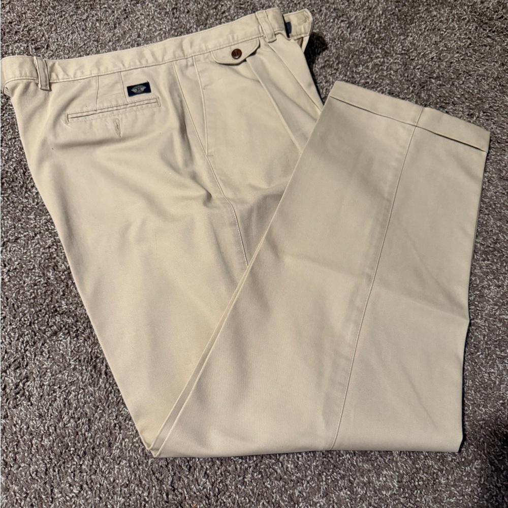 Dockers Men's Khaki Chinos